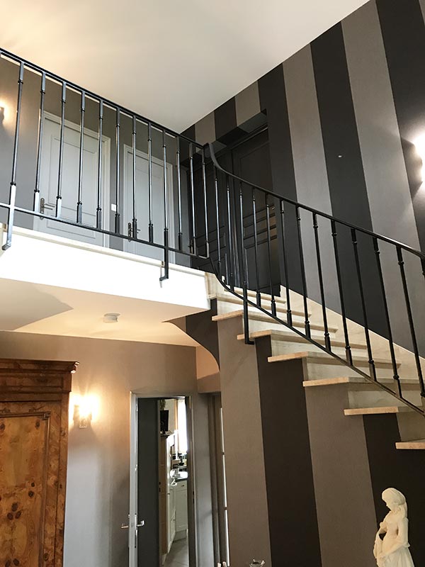 découvrez nos solutions de rénovation de cage d’escalier pour transformer et sécuriser vos escaliers avec style et durabilité.