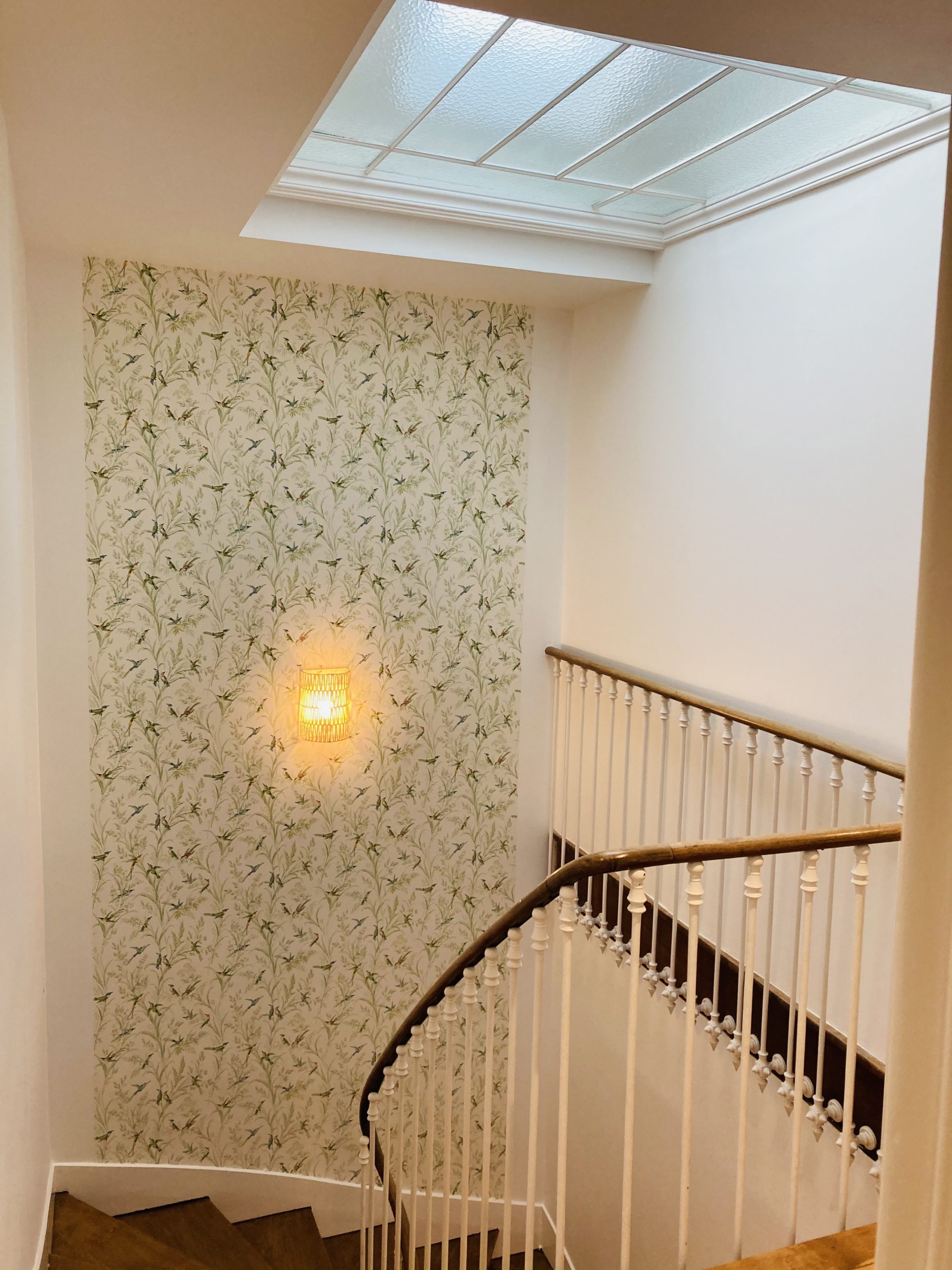 découvrez nos solutions professionnelles pour la rénovation de votre cage d’escalier, alliant esthétique, sécurité et durabilité.