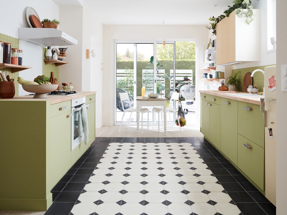 expert en rénovation de carrelage pour le sol de votre cuisine : conseils, techniques et solutions pour transformer et moderniser votre espace.