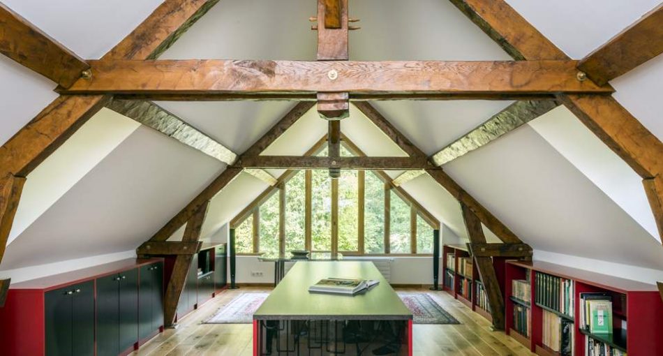 découvrez nos solutions de rénovation des combles pour optimiser votre espace, améliorer l'isolation et valoriser votre maison.