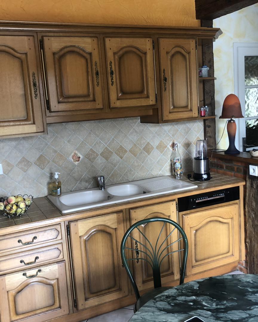 expert en rénovation de cuisine à montceaux-lès-provins, nous transformons votre espace culinaire avec des solutions modernes et personnalisées pour un résultat idéal.