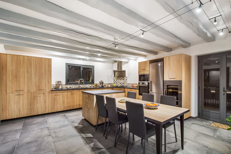 découvrez nos services professionnels de rénovation de cuisine à montereau-sur-le-jard pour créer un espace moderne, fonctionnel et à votre image.