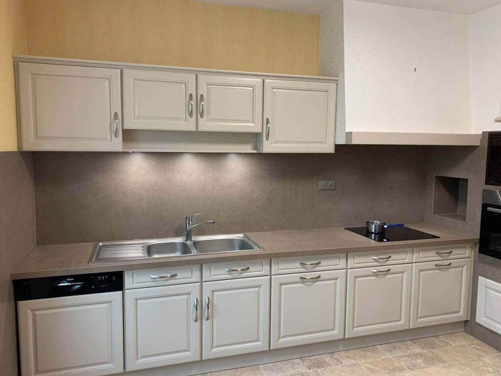 spécialistes en rénovation de cuisine à moret-loing-et-orvanne, nous transformons votre espace avec des designs modernes et fonctionnels adaptés à vos besoins.