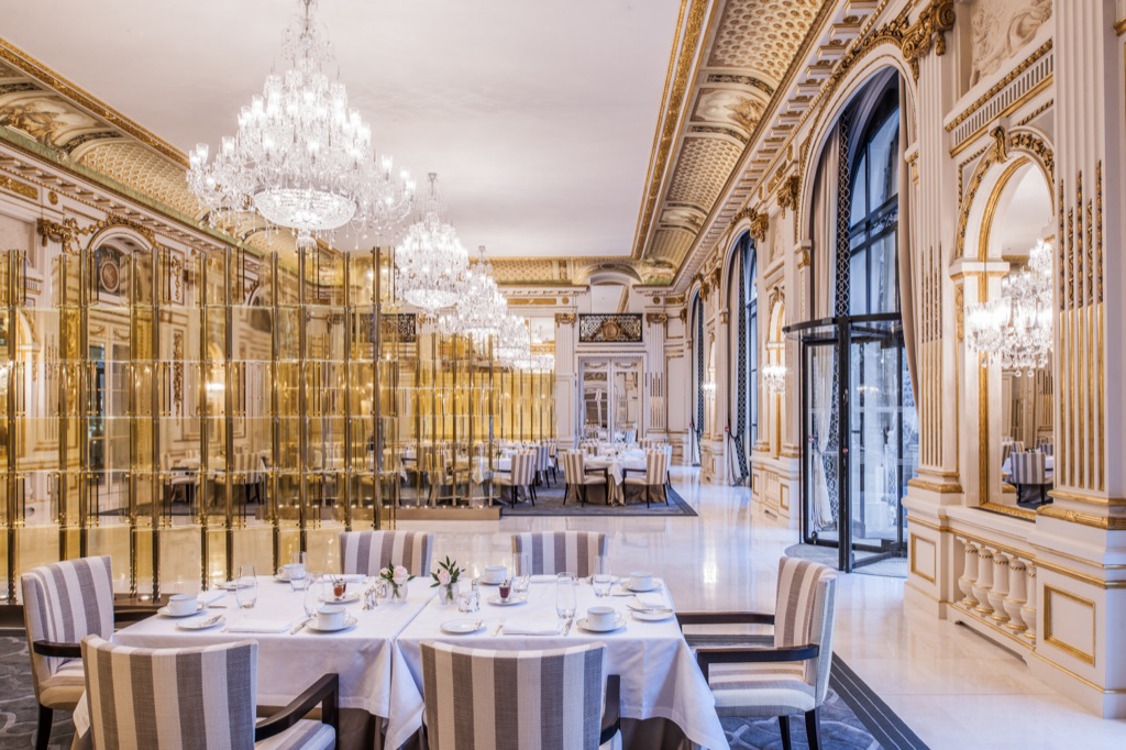 découvrez le projet de rénovation du peninsula paris prévu pour 2025, alliant luxe, modernité et préservation du patrimoine historique.