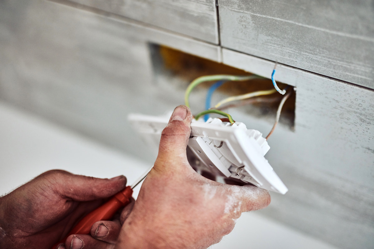 spécialistes en rénovation électrique, nous assurons des travaux conformes et sécurisés pour tous types d'installations. contactez-nous pour un service de qualité et sur mesure.