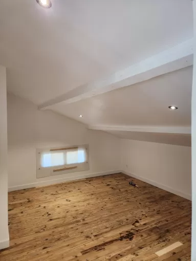 découvrez nos conseils et solutions pour la rénovation électrique de votre maison, assurant sécurité, modernité et conformité aux normes en vigueur.