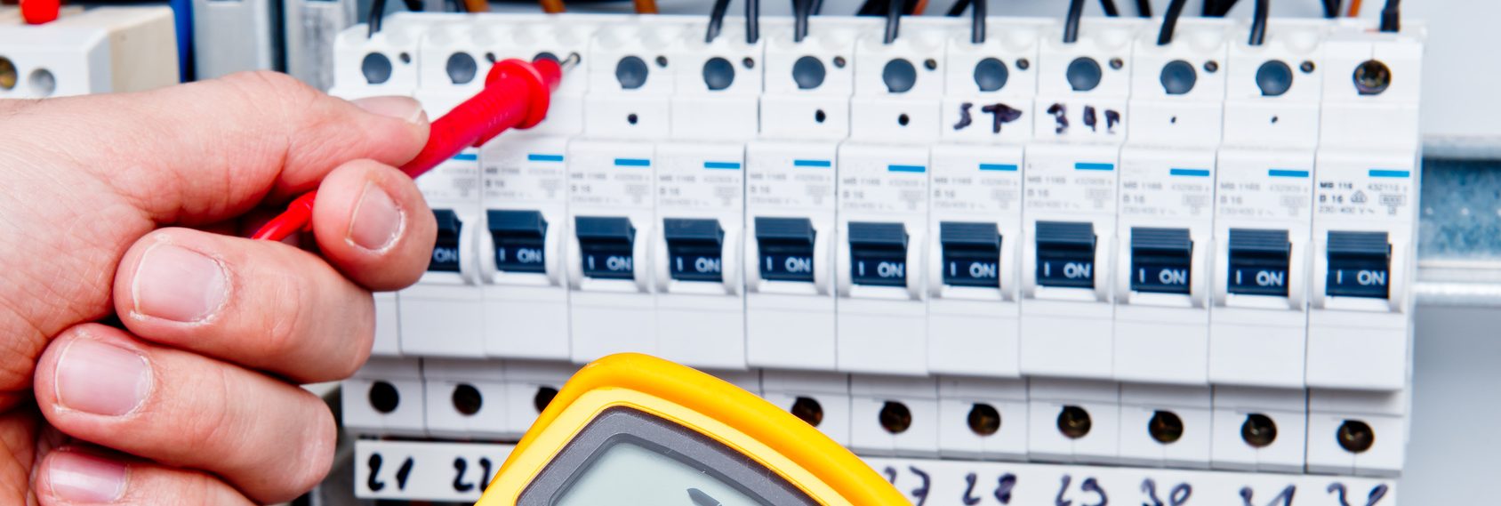 découvrez nos services de rénovation électrique partielle pour moderniser et sécuriser votre installation électrique tout en respectant votre budget.