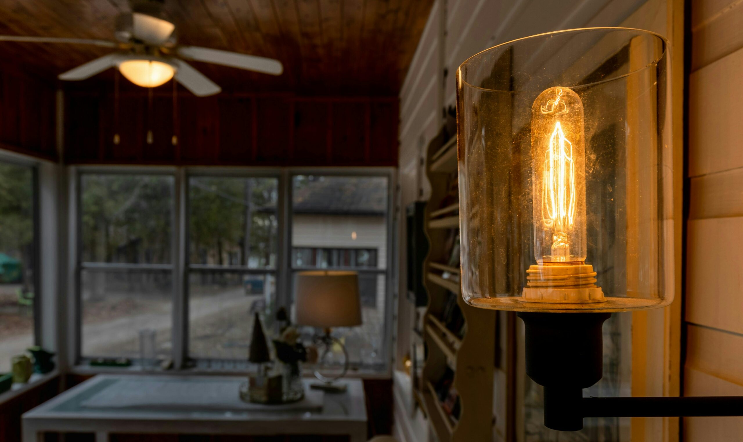 renovation electrique prix au m2 et economies 3 scaled découvrez les coûts moyens de la rénovation électrique au m² et comment réaliser des économies grâce à des travaux adaptés et efficaces.
