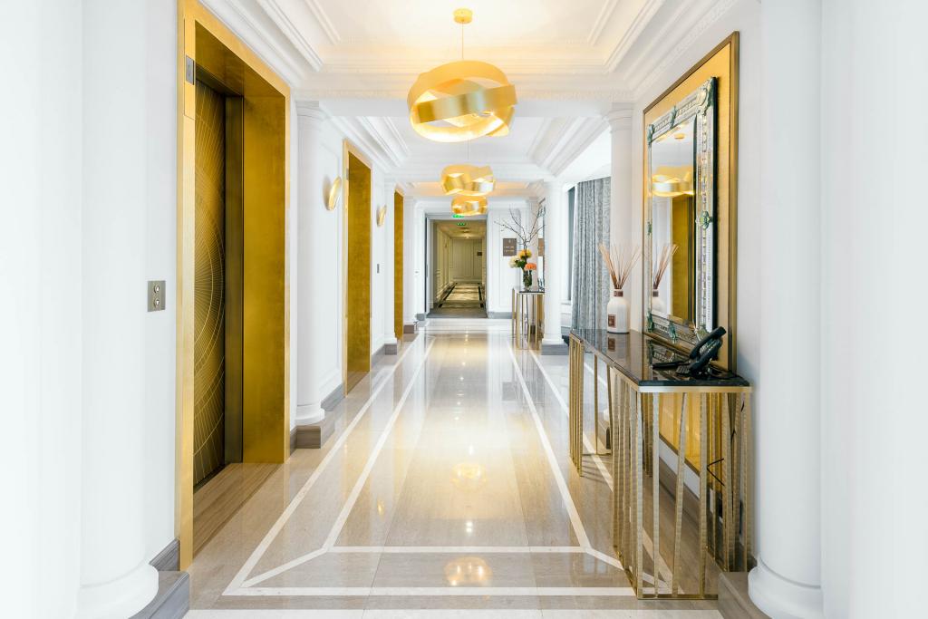 découvrez la rénovation de l'hôtel de paris à monaco, un projet d'exception alliant luxe, modernité et respect du patrimoine.