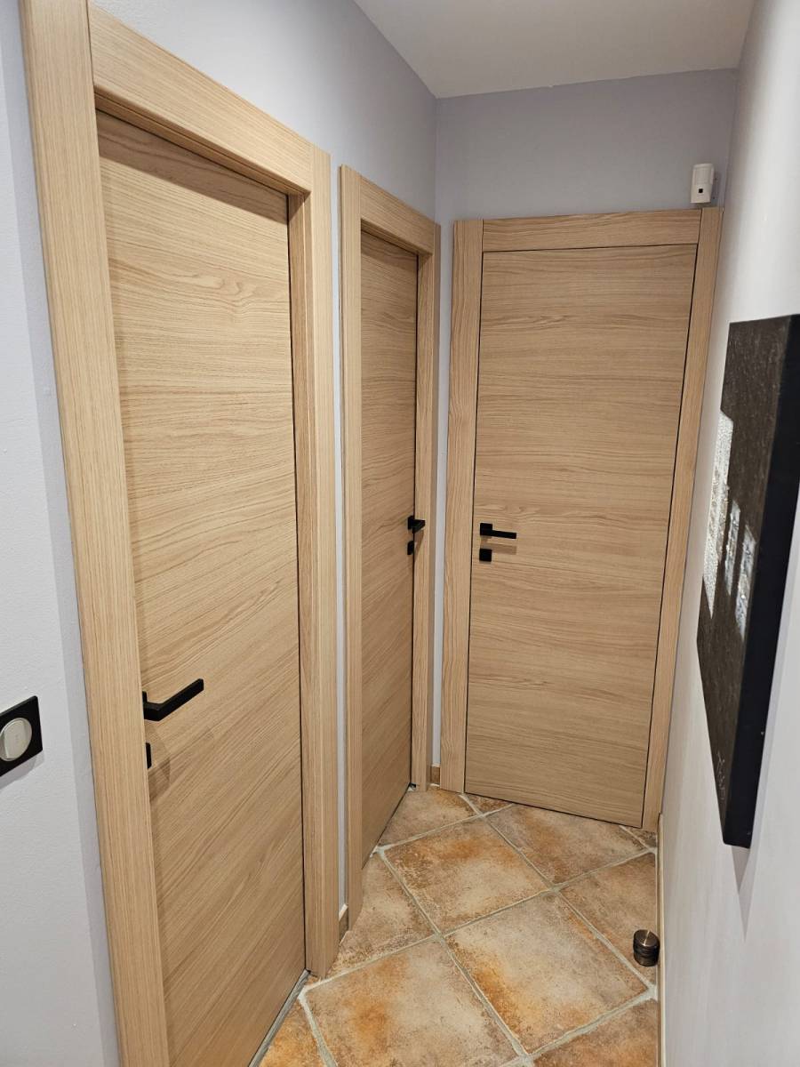 découvrez notre service de rénovation intérieure sur-mesure, alliant design personnalisé et savoir-faire pour transformer votre espace de vie selon vos envies.