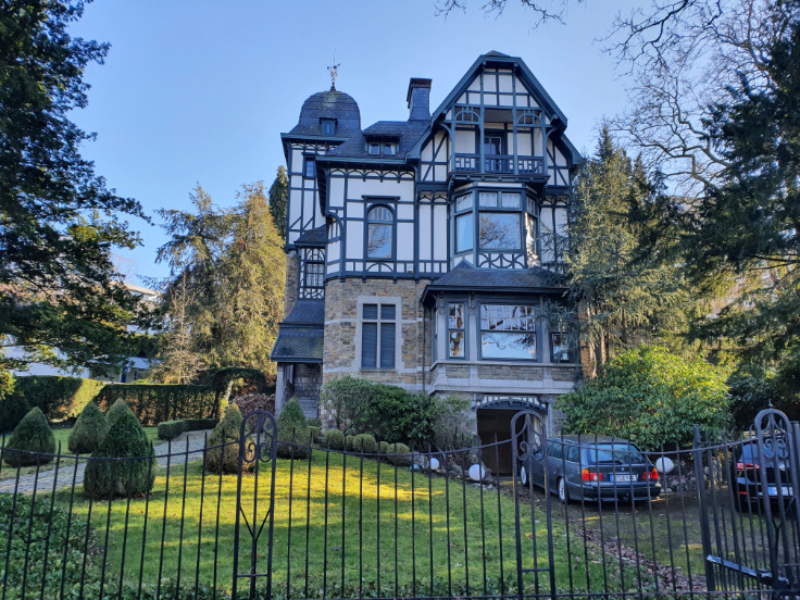 découvrez nos conseils et astuces pour réussir la rénovation de votre maison ancienne, alliant charme d'époque et modernité.