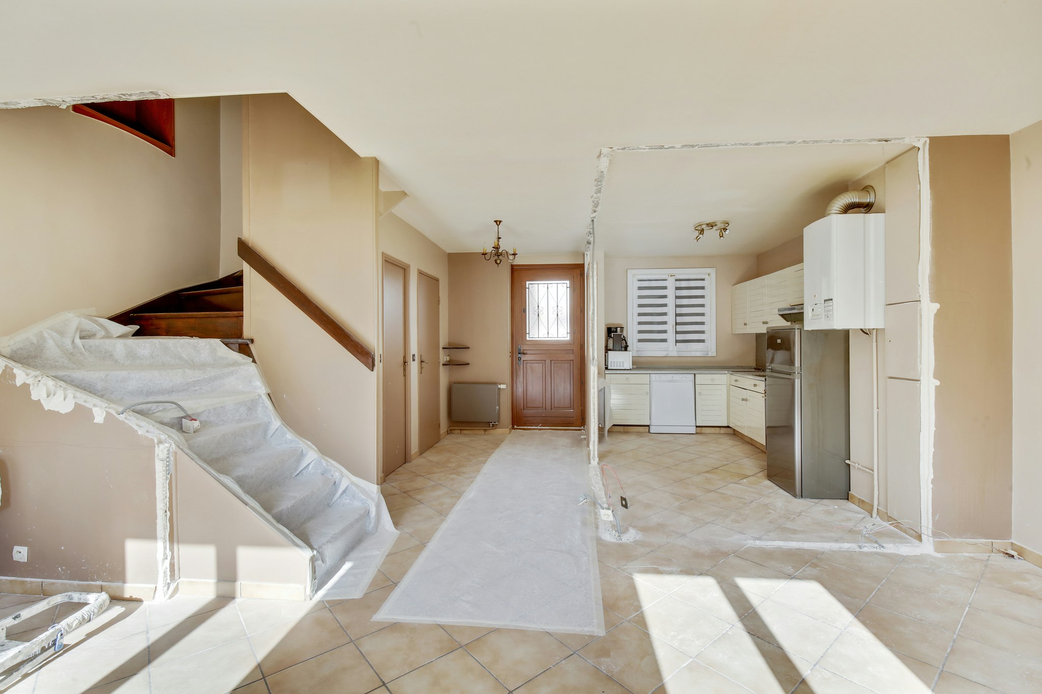 découvrez des projets de rénovation maison avant/après avec des exemples inspirants et des informations détaillées sur les prix pour rénover votre intérieur efficacement.