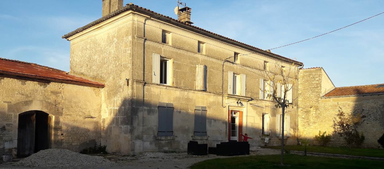 découvrez nos conseils et astuces pour une rénovation maison pas cher, alliant qualité et économies. transformez votre intérieur sans vous ruiner !