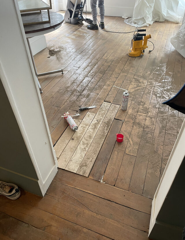 découvrez nos services experts de rénovation de parquet à paris en 2025. redonnez vie à vos sols avec des techniques modernes et un savoir-faire professionnel.