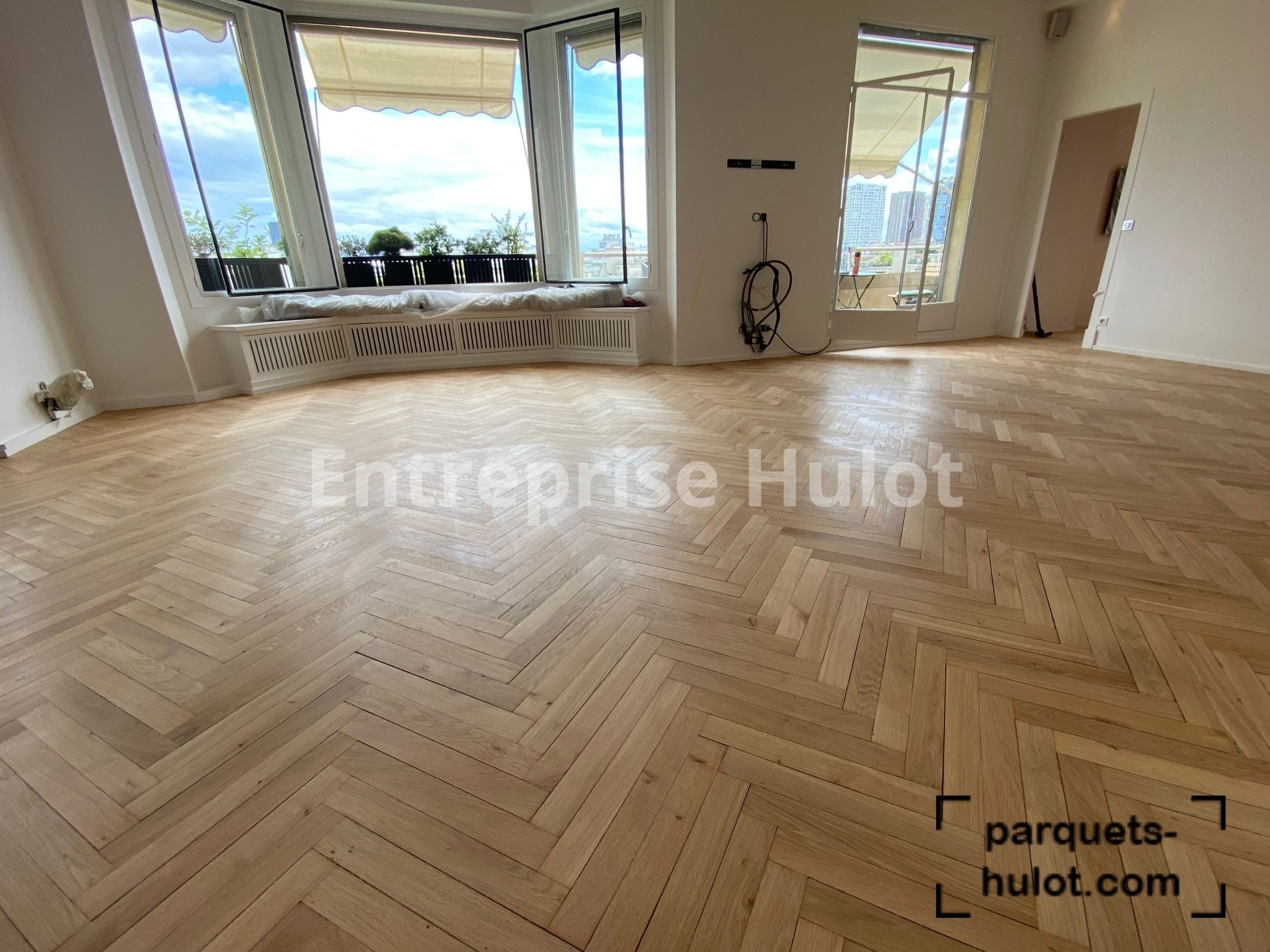 découvrez nos services professionnels de rénovation de parquet à paris pour redonner vie et éclat à vos sols en bois. qualité, savoir-faire et satisfaction garantis.