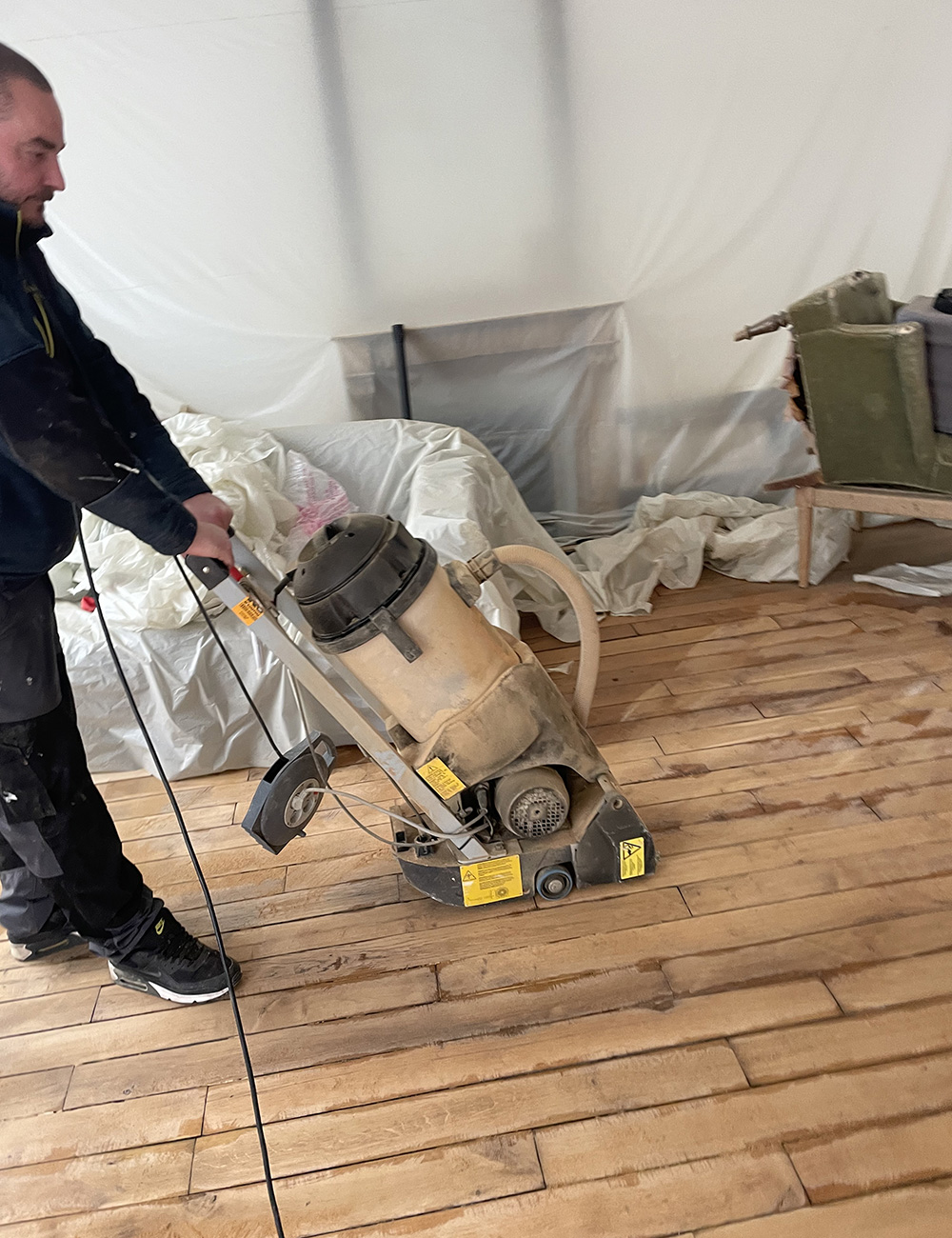 renovation parquet paris astuces youtube 2 découvrez les meilleures astuces pour la rénovation de parquet à paris grâce à nos vidéos youtube faciles à suivre. transformez votre sol avec des conseils professionnels et abordables.
