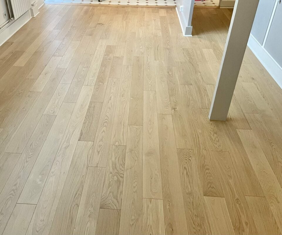 découvrez nos conseils clés pour la rénovation de parquet à paris et londres, afin de redonner vie et élégance à vos sols en bois.