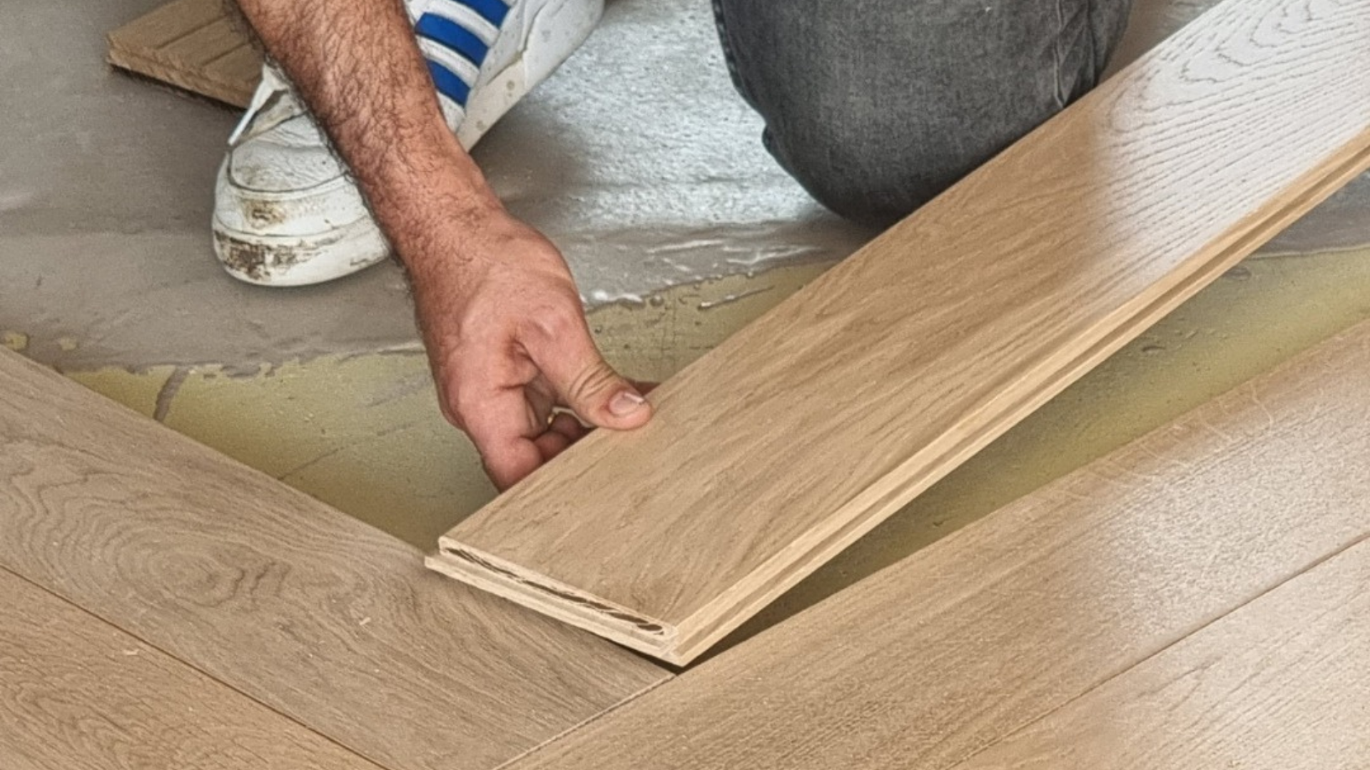 experts en rénovation de parquet à paris et marseille, nous redonnons vie à vos sols avec savoir-faire et qualité. contactez-nous pour un devis personnalisé.