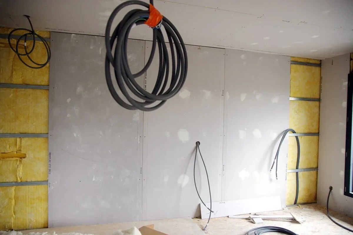 découvrez nos services professionnels de rénovation en placo pour transformer vos espaces avec qualité et efficacité.