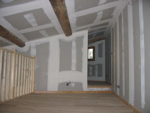 découvrez nos services de rénovation en placo pour transformer vos espaces avec efficacité et qualité. experts en pose et finition de plaques de plâtre.