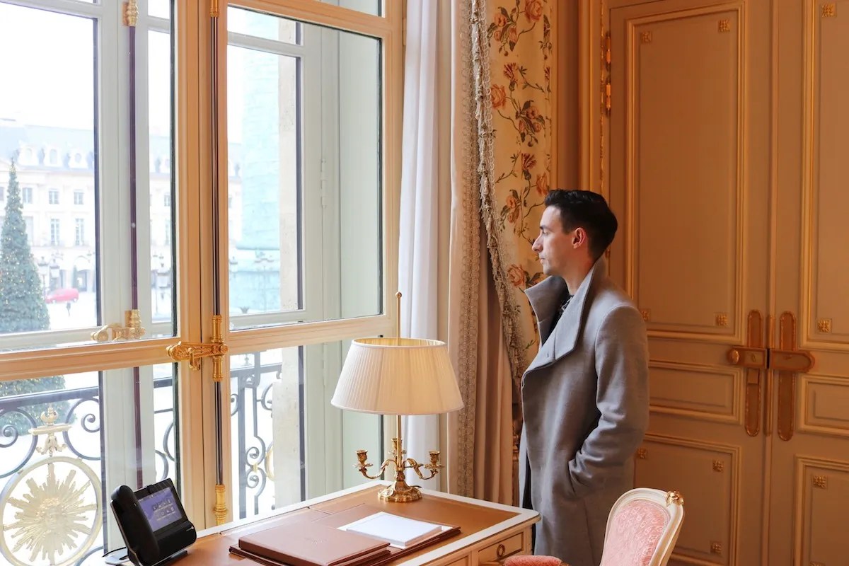 découvrez la rénovation prestigieuse du ritz paris en 2015, alliant élégance classique et modernité pour un hôtel d'exception.