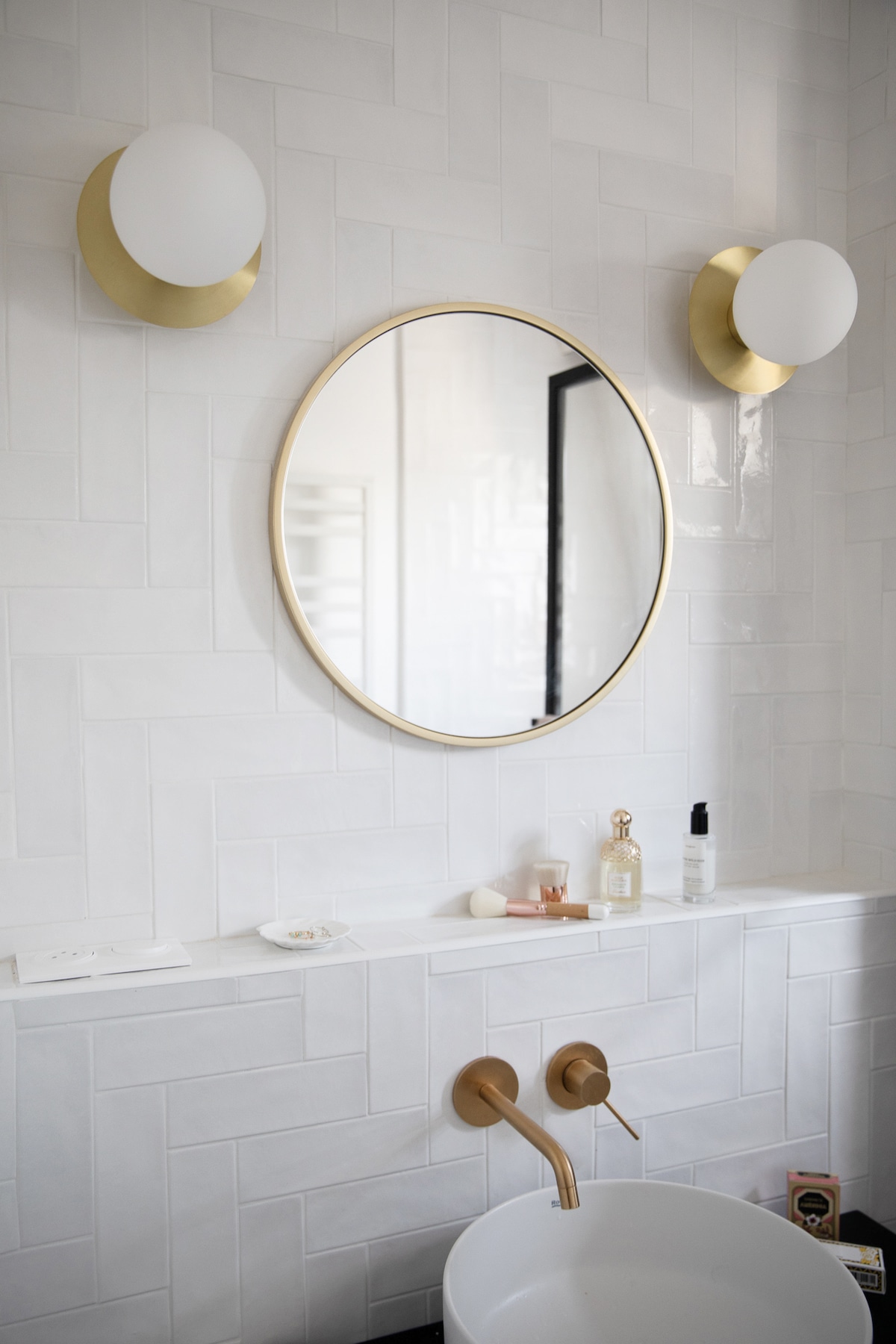 service professionnel de rénovation de salle de bain à lizines : transformation complète, design moderne et matériaux de qualité pour un espace sain et esthétique.