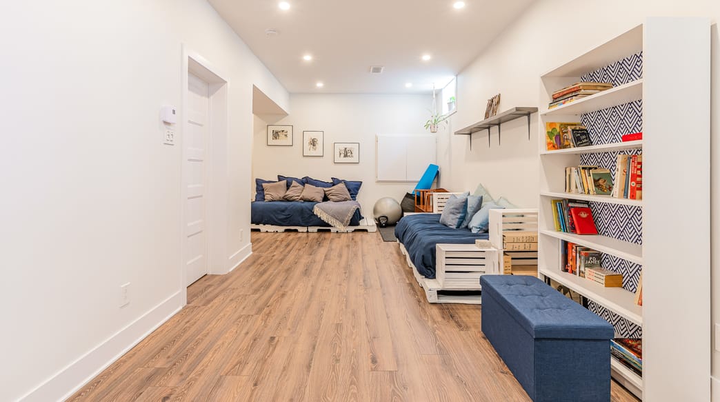 découvrez la transformation spectaculaire de notre rénovation de sous-sol avec des photos avant/après, alliant modernité et fonctionnalité pour optimiser votre espace.