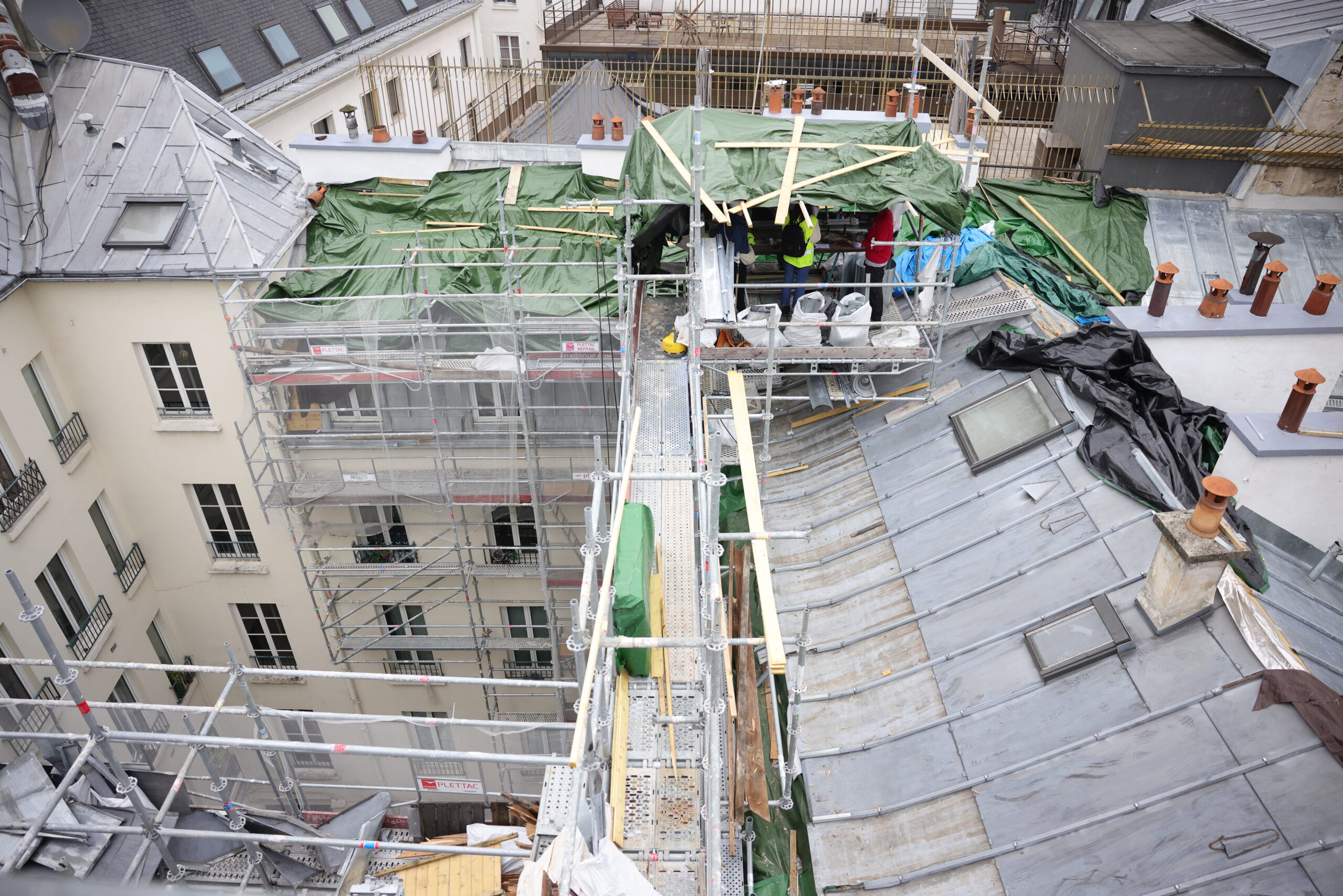expert en rénovation de toiture dans le 3ème arrondissement de paris, près du marais. services rapides et de qualité pour protéger et embellir votre toit.