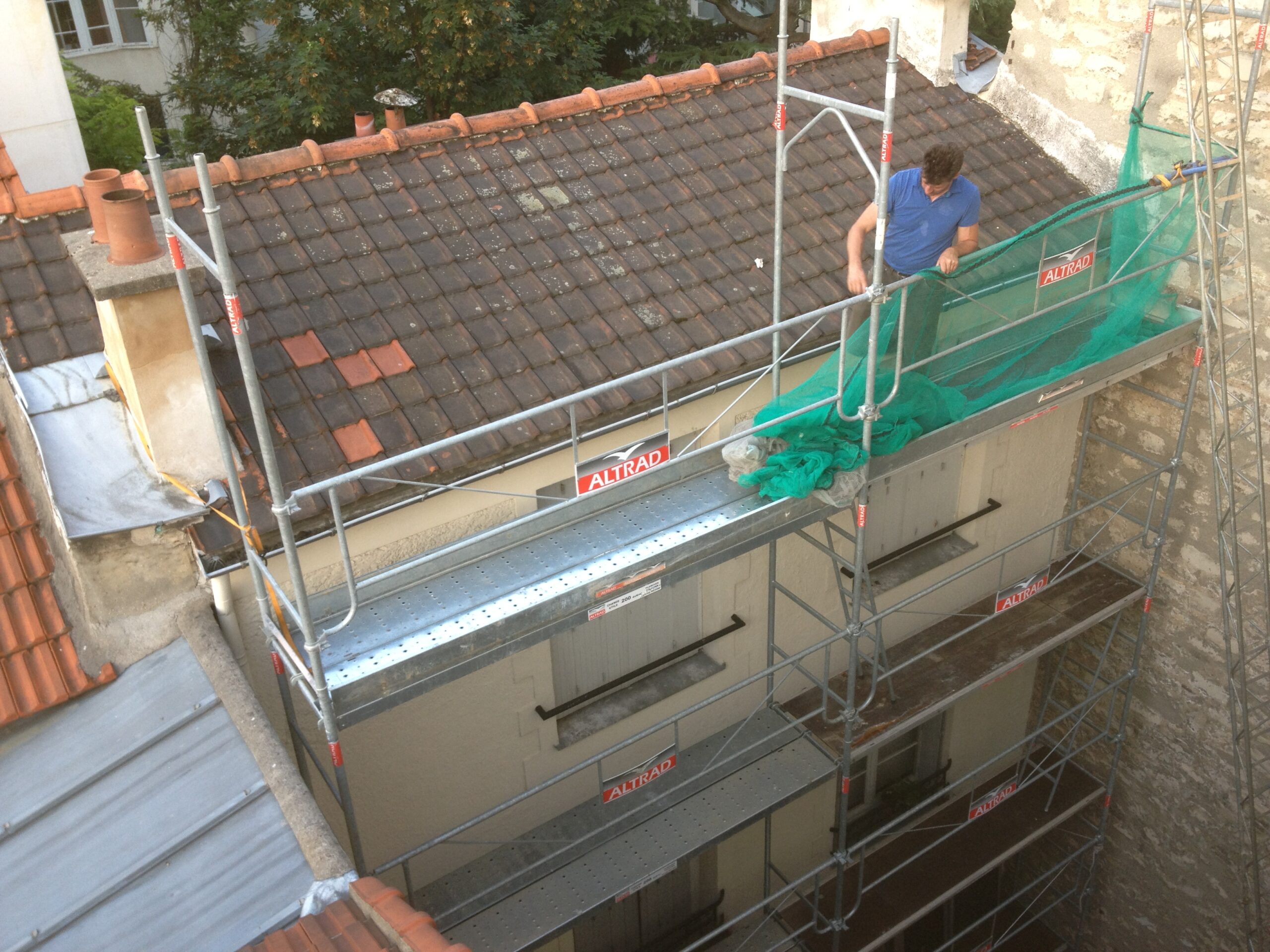 service professionnel de rénovation de toiture dans le 3ème arrondissement de paris, près du marais. expertise, qualité et efficacité pour tous vos travaux de toiture.