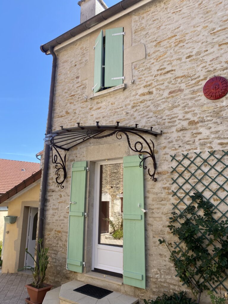 découvrez nos services experts de rénovation de volets à paris en 2025 pour redonner charme et performance à votre habitat.