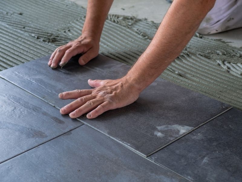 découvrez le coût réel pour rénover votre carrelage, avec des conseils pratiques et des astuces pour un projet réussi et économique.