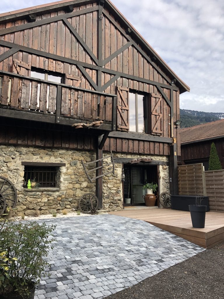 découvrez nos services professionnels pour rénover votre chalet près de paris : expertise, qualité et rénovation sur mesure pour un intérieur chaleureux et moderne.
