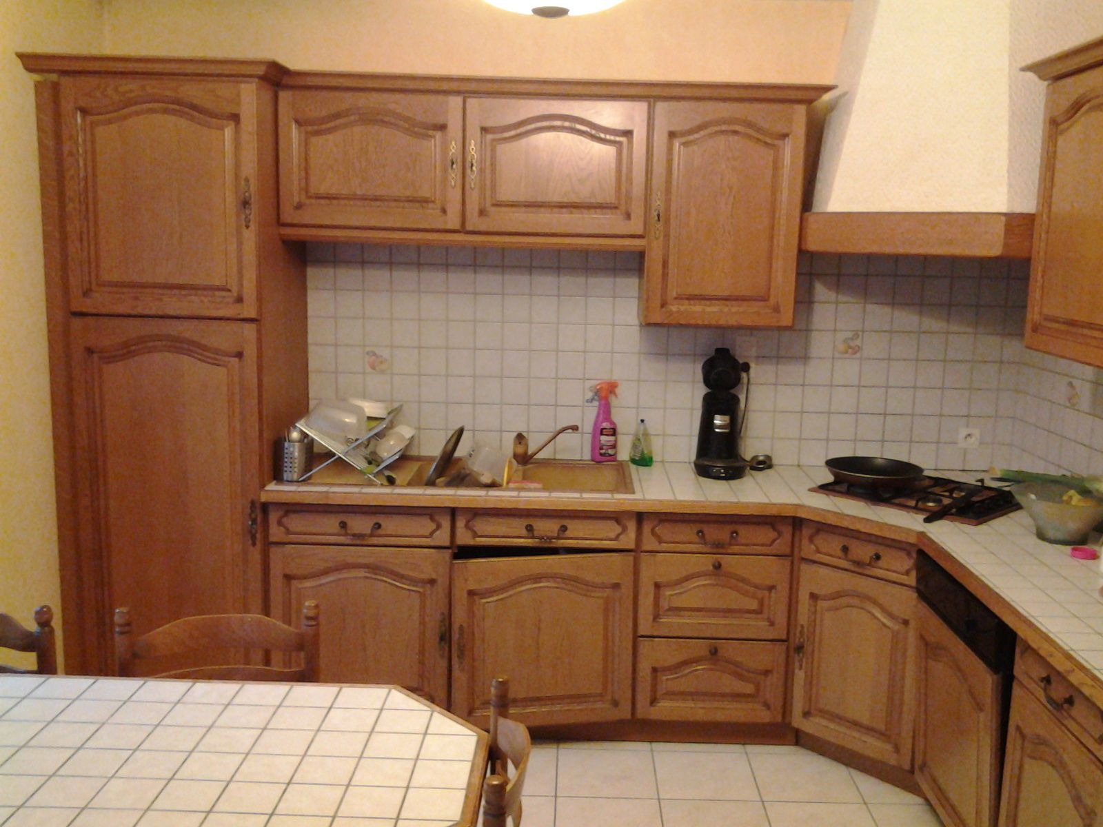 renover cuisine en chene astuces et idees 3 découvrez nos astuces et idées pour rénover votre cuisine en chêne et lui donner un nouveau souffle, alliant modernité et charme naturel.