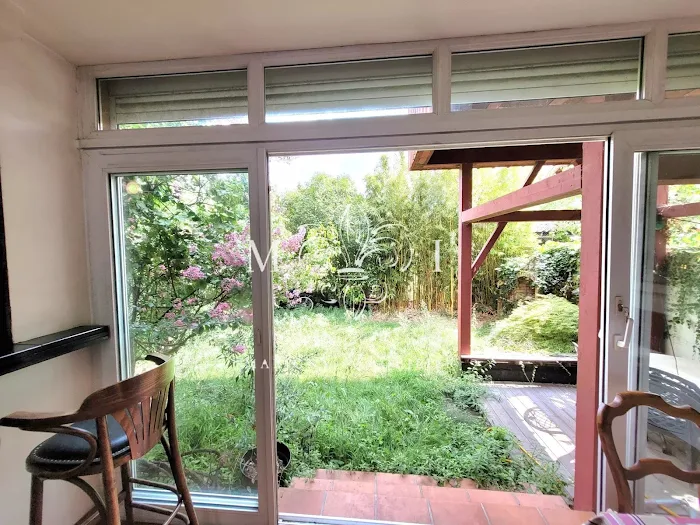 découvrez nos solutions pour rénover la façade de votre maison plain-pied à vincennes (94300). améliorez l'esthétique et la protection de votre habitat avec des experts locaux.