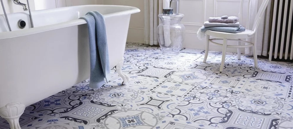 découvrez nos astuces simples et efficaces pour rénover facilement le carrelage de votre salle de bain et lui offrir un nouveau look moderne.