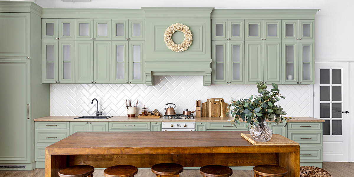 découvrez comment rénover vos meubles de cuisine en bois pour leur redonner charme et éclat. nos conseils pratiques et astuces faciles à suivre vous aideront à transformer votre espace cuisine rapidement et à moindre coût.