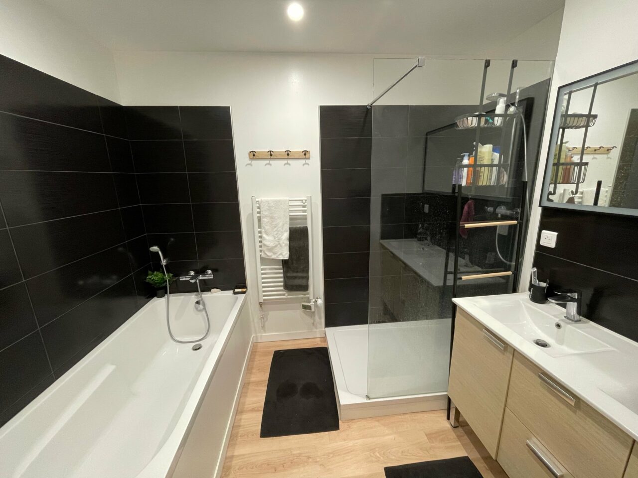 découvrez nos conseils pratiques pour rénover votre salle de bain à longueville 77650 et transformez votre espace en un lieu moderne et fonctionnel.