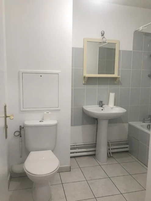 découvrez nos services professionnels pour rénover votre salle de bain à moissy-cramayel. qualité, savoir-faire et conseils personnalisés pour un espace moderne et fonctionnel.