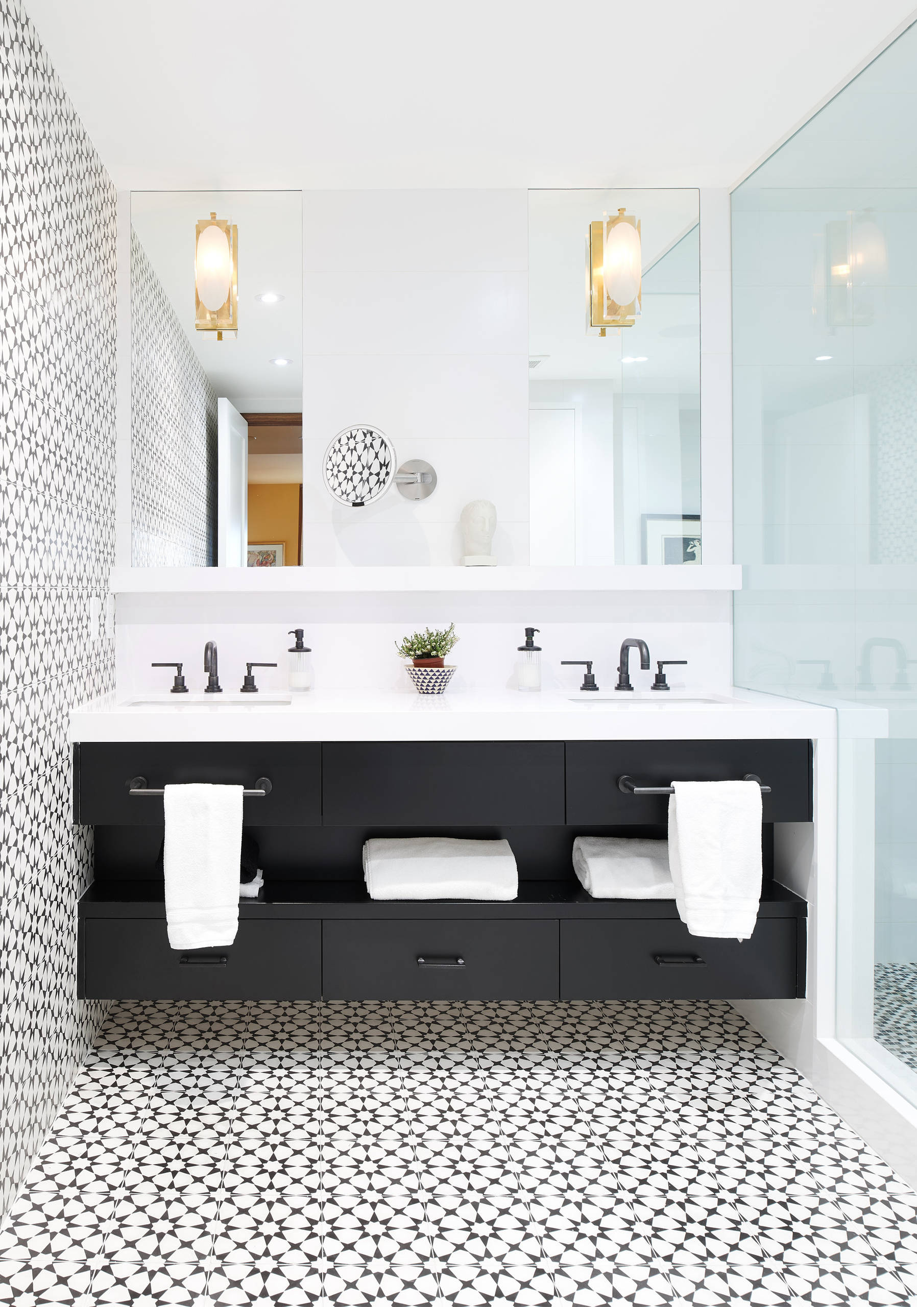découvrez comment rénover votre salle de bain avec un style hôtel pour allier élégance et confort. conseils, tendances et astuces pour un espace moderne et chic.