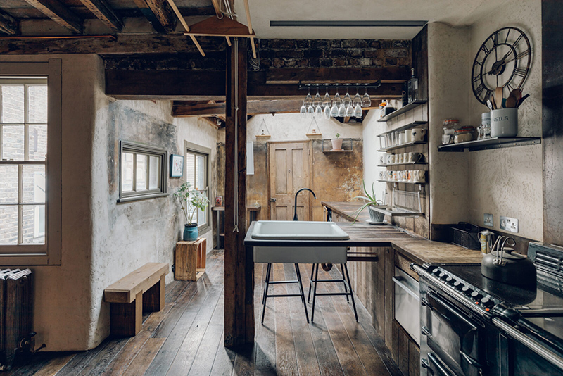 découvrez nos astuces clés pour rénover un vieux appartement avec succès, alliant modernité et charme ancien.