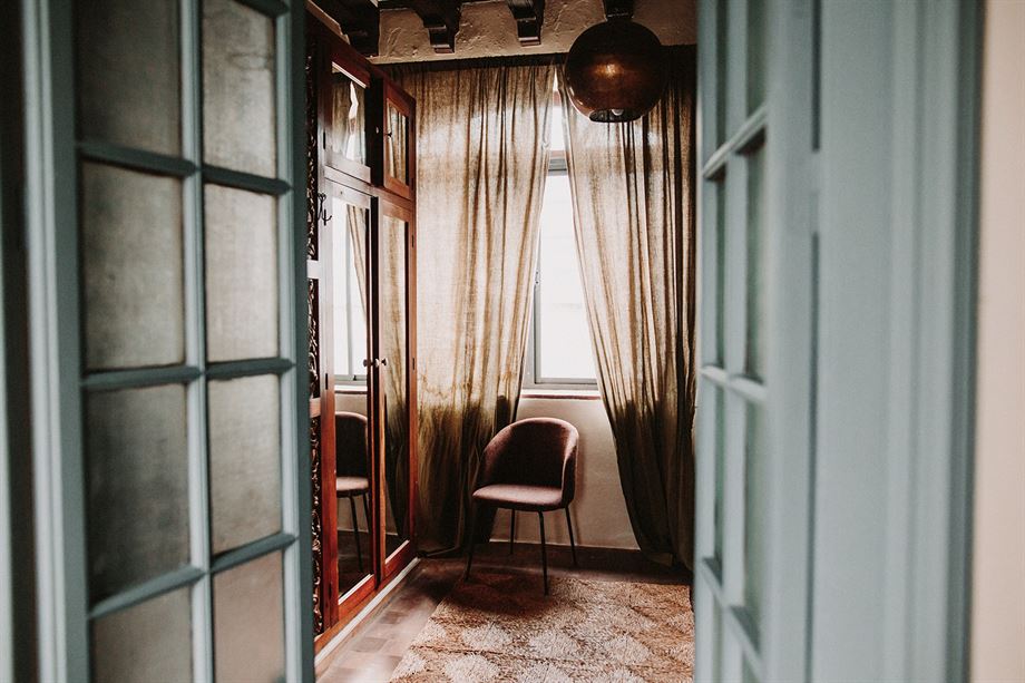 découvrez nos astuces pratiques pour rénover une vieille maison efficacement et préserver son charme d'antan tout en modernisant les espaces.