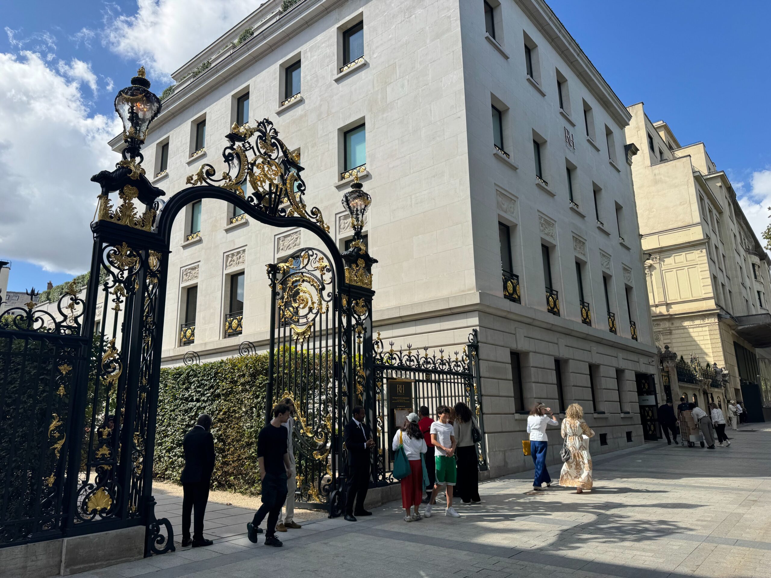 découvrez rm paris, l'adresse incontournable pour un style raffiné alliant élégance et sophistication au cœur de la capitale.