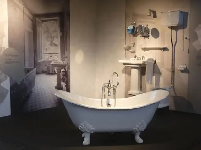 découvrez une salle de bain haussmannienne alliant élégance et raffinement, un véritable chef-d’œuvre au charme intemporel pour sublimer votre intérieur.