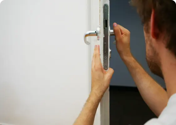 serrurier à paris 8, près haussmann, disponible 24h/24 pour tous vos besoins en dépannage, ouverture de porte, changement de serrure et sécurité.