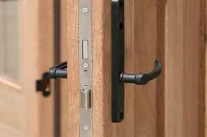 serrurier d'art disponible 24h/24 à paris 15, expert en dépannage, ouverture de portes et travaux de serrurerie de qualité, intervention rapide et professionnelle.