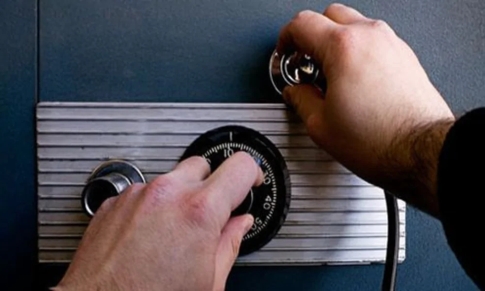 serruriers d'art disponibles 24h/7j à paris 20, proches de bagnolet, pour tous vos besoins en serrurerie esthétique et sécurisée.