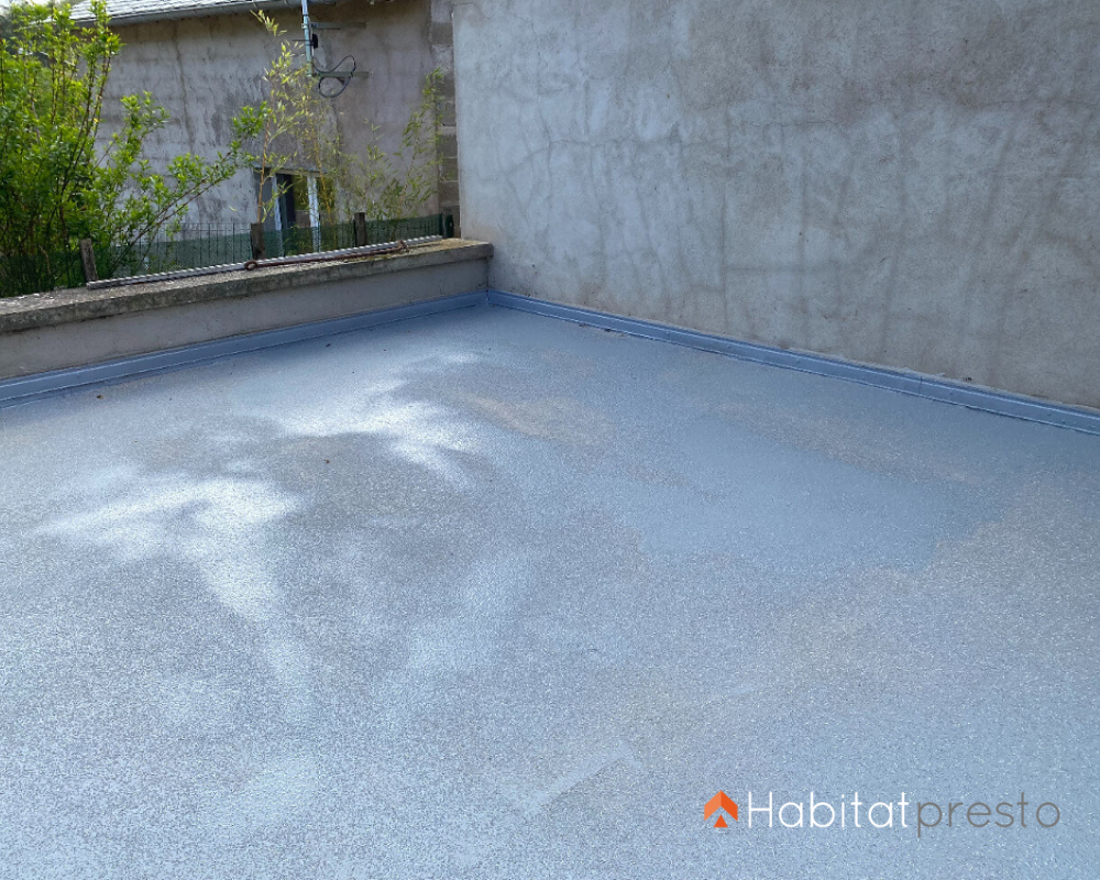 découvrez les coûts et les limites des sols en résine pour bien choisir votre revêtement de sol. guide complet sur les avantages, les prix et les contraintes.