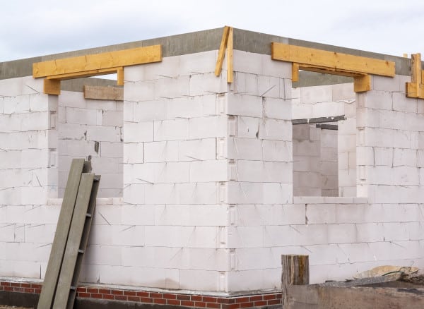 découvrez comment renforcer et soutenir efficacement un mur porteur pour assurer la stabilité et la sécurité de votre construction.