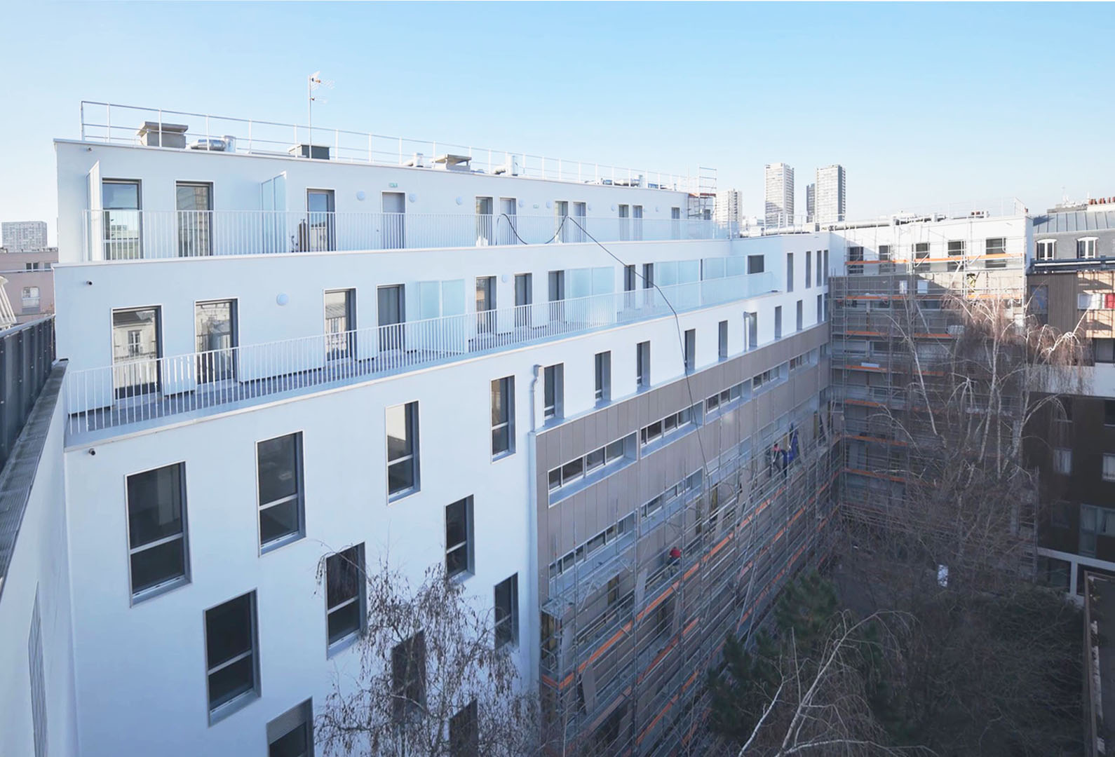 expert en surélévation et aménagement des combles à paris 3ème, nous transformons votre espace pour optimiser confort et valeur immobilière.