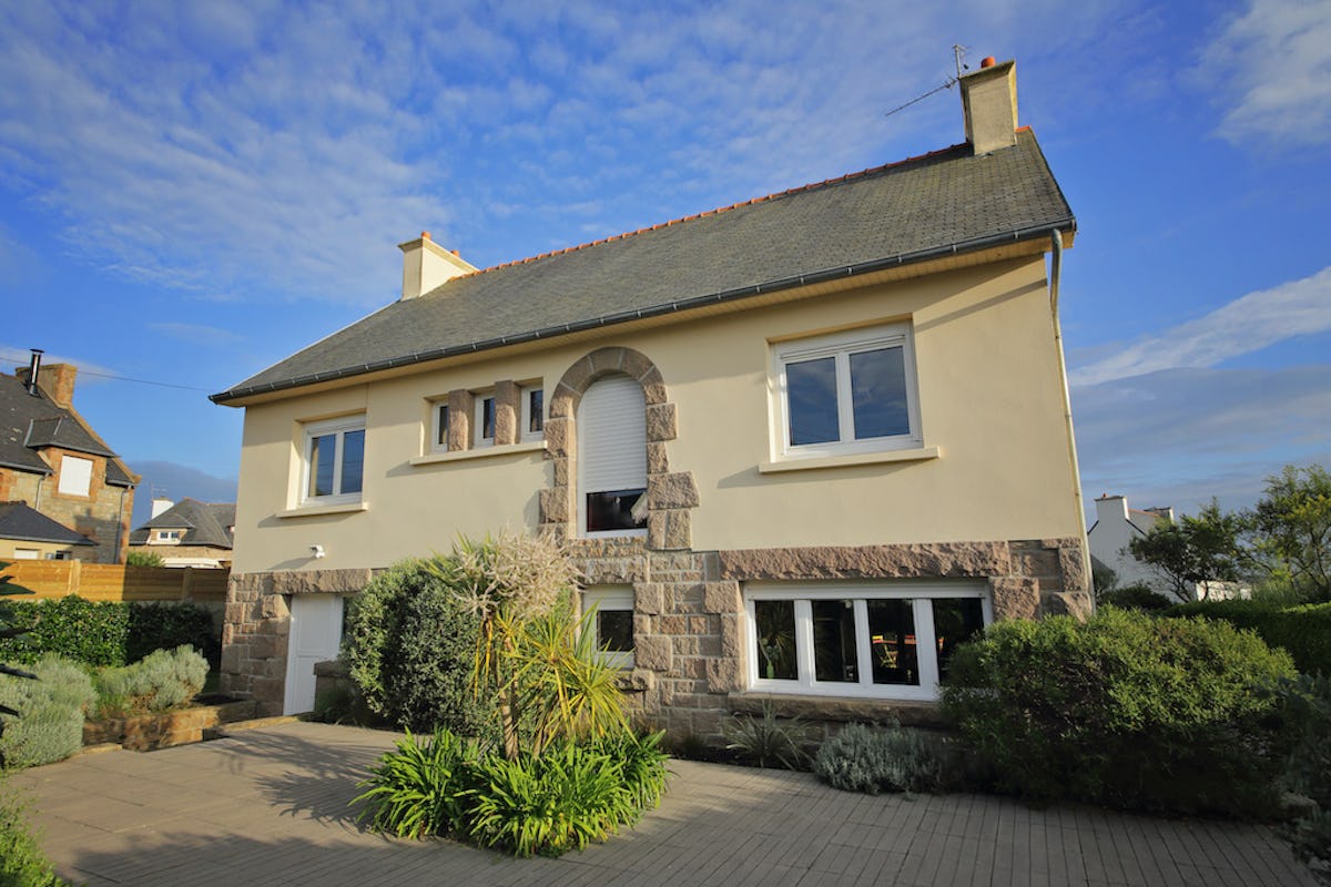 découvrez comment surélever votre maison, les prix moyens et les différents choix de matériaux pour un projet réussi et adapté à vos besoins.